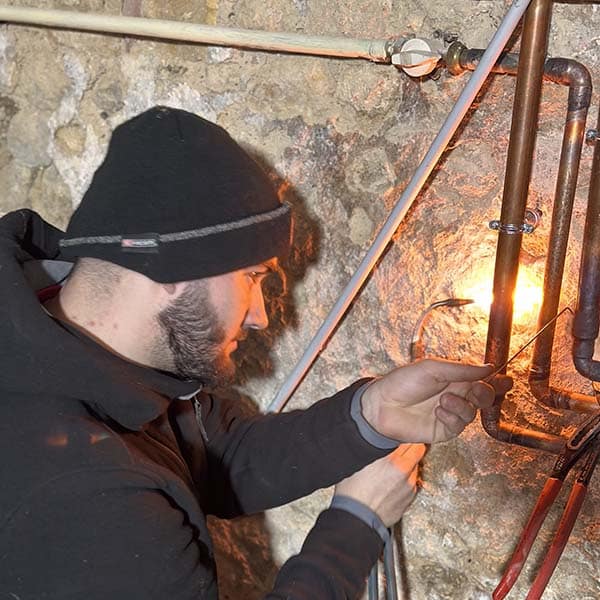 Plombier - Depannage plomberie - chauffagiste - salle de bain - Pessac Libourne Coutras - LMP Aquitaine - texte 1